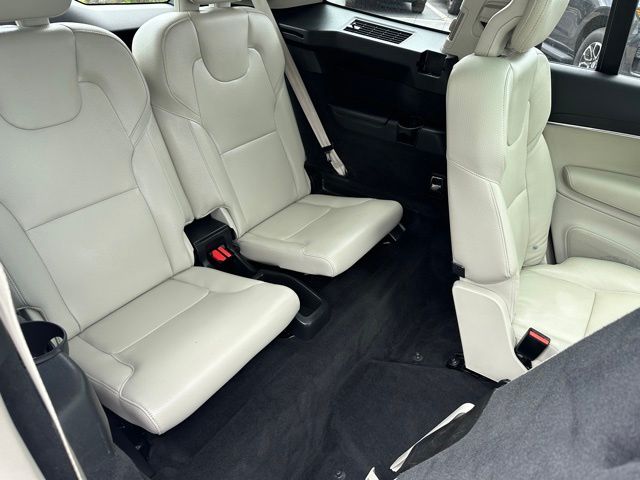 2020 Volvo XC90 T6 Momentum SUV