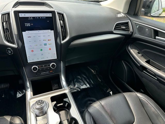 2022 Ford Edge Titanium SUV