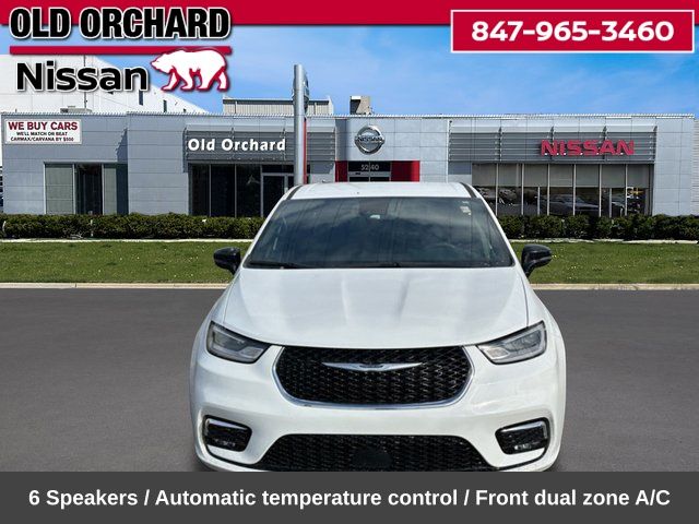 2024 Chrysler Pacifica Touring Van Passenger Van