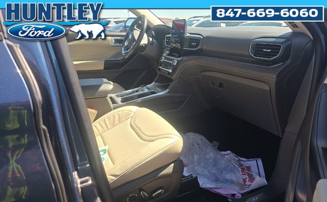 2020 Ford Explorer Platinum SUV