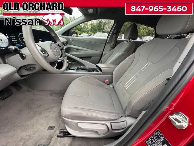 2024 Hyundai Elantra SEL Sedan
