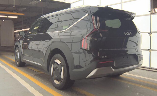 2025 Kia EV9 Wind SUV
