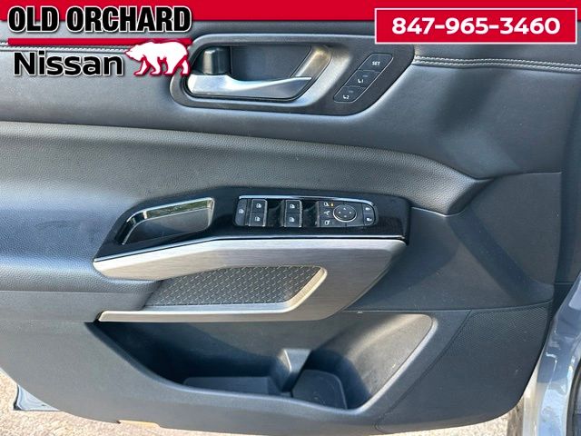 2022 Nissan Pathfinder Platinum SUV