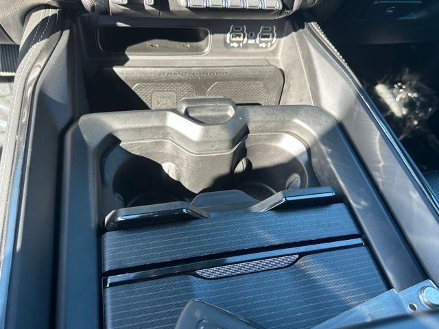 2022 Ram 1500 Limited Truck Crew Cab