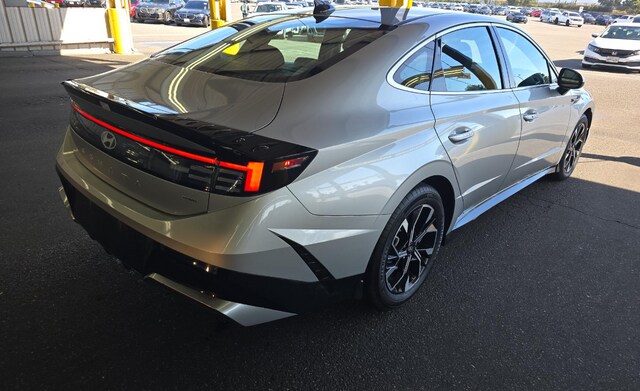 2025 Hyundai Sonata SEL Sedan