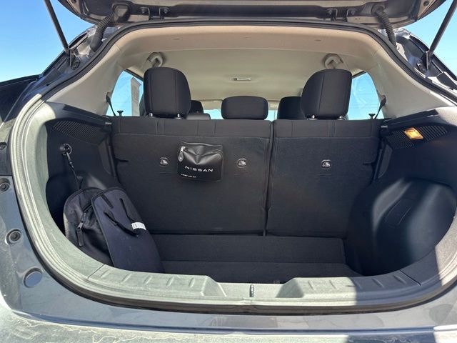 2025 Nissan LEAF S Hatchback
