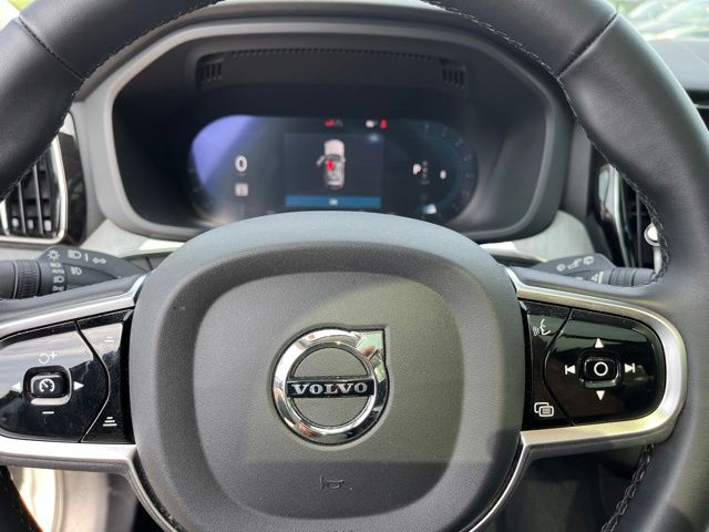 2025 Volvo XC60 B5 Plus SUV