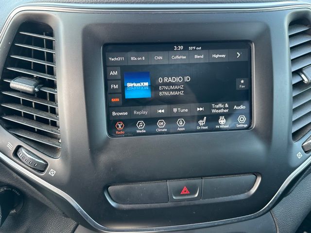 2019 Jeep Cherokee Latitude SUV
