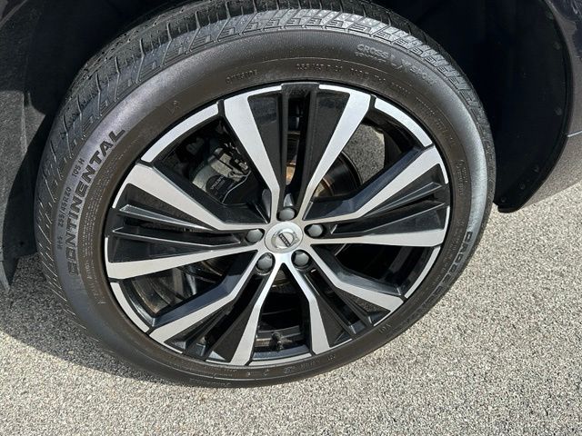 2024 Volvo XC60 B5 Plus Dark Theme SUV