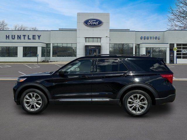 2023 Ford Explorer XLT SUV