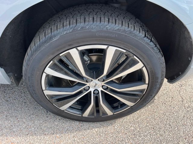 2025 Volvo XC60 B5 Plus SUV