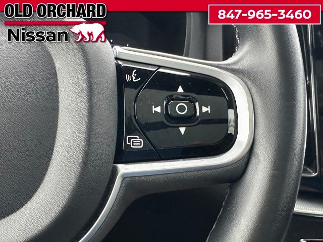 2022 Volvo XC60 Recharge Plug-In Hybrid T8 R-Design SUV