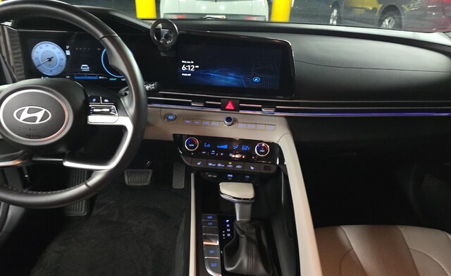 2025 Hyundai Elantra Limited Sedan