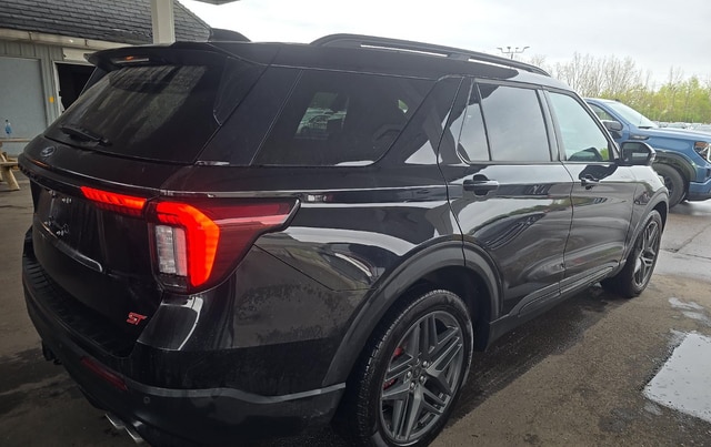 2025 Ford Explorer ST SUV