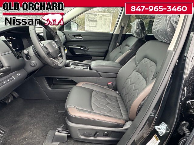 2026 Nissan Pathfinder Platinum SUV