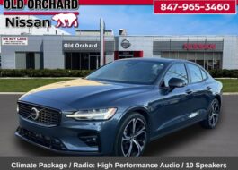 2024 Volvo S60 B5 Core Dark Theme Sedan