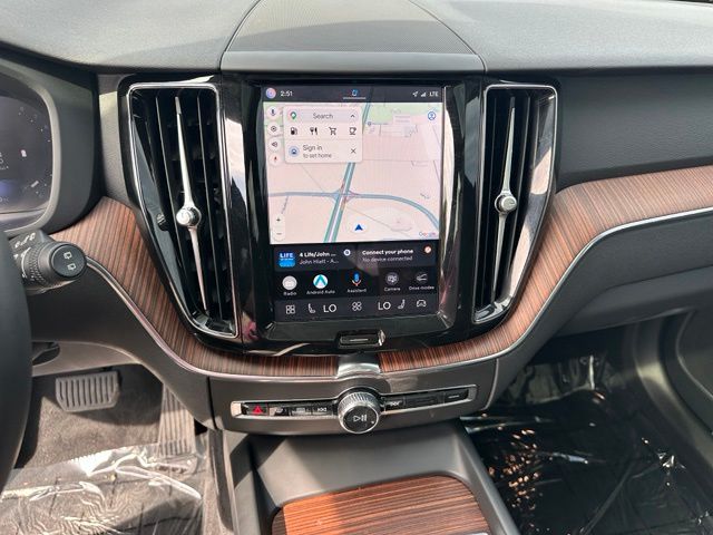 2024 Volvo XC60 B5 Plus Dark Theme SUV