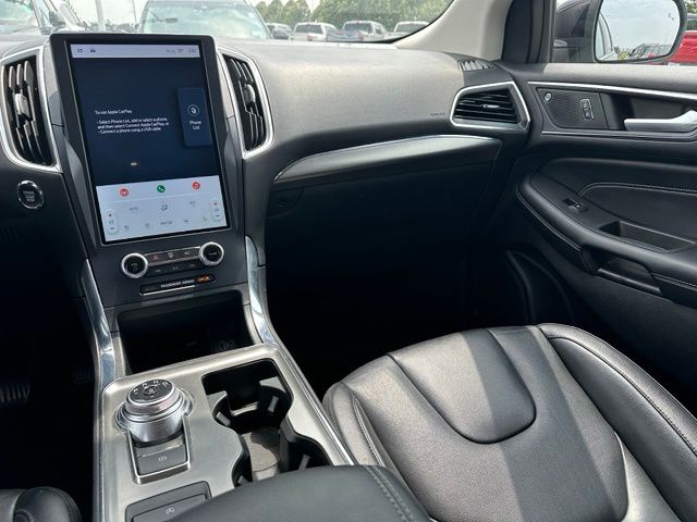 2022 Ford Edge Titanium SUV