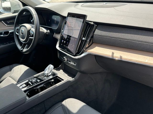 2025 Volvo XC90 B6 Plus 7-Seater SUV