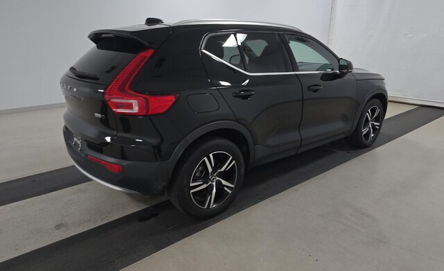 2023 Volvo XC40 B5 Plus Bright Theme SUV