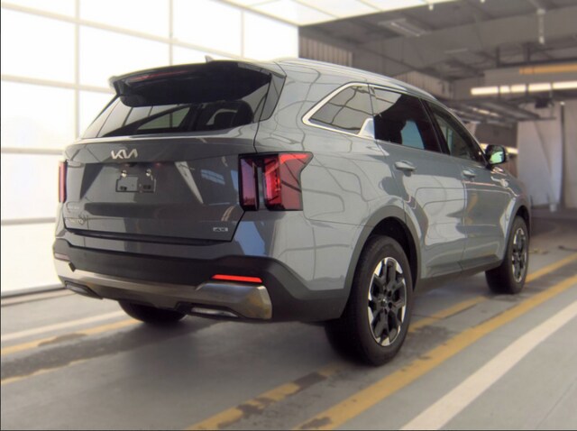 2025 Kia Sorento S SUV
