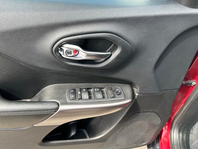 2019 Jeep Cherokee Latitude SUV