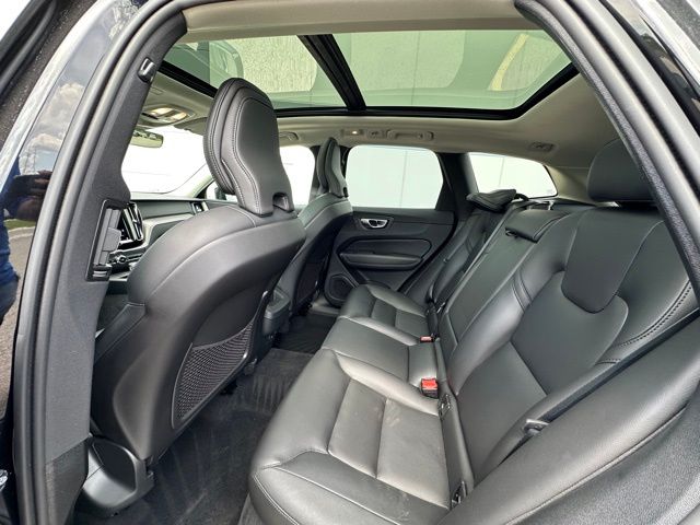 2025 Volvo XC60 B5 Core SUV