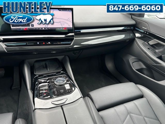 2025 BMW 530i 530i xDrive Sedan