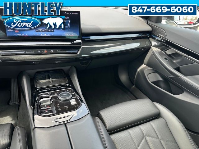 2025 BMW 530i 530i xDrive Sedan