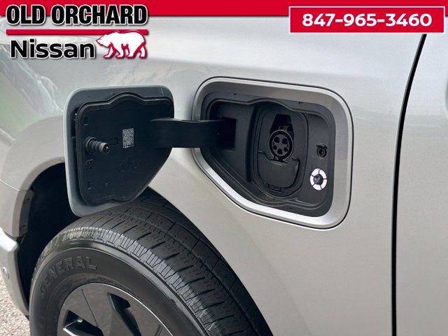 2023 Ford F-150 Lightning Lariat Truck SuperCrew Cab
