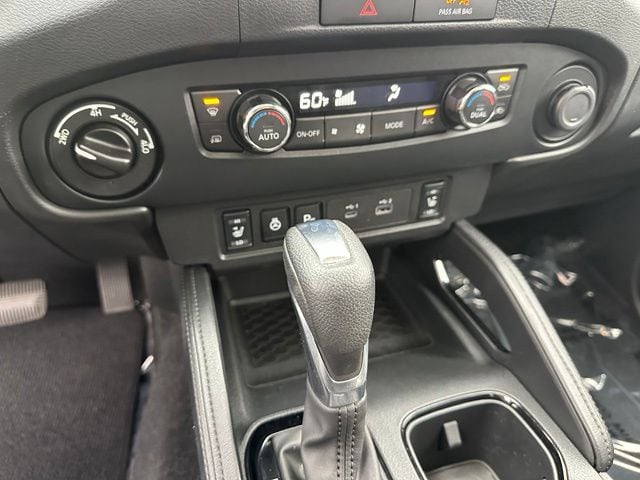 2022 Nissan Frontier PRO-4X Truck Crew Cab