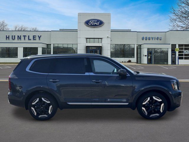 2023 Kia Telluride S SUV