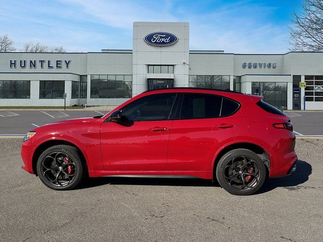 2022 Alfa Romeo Stelvio Quadrifoglio SUV
