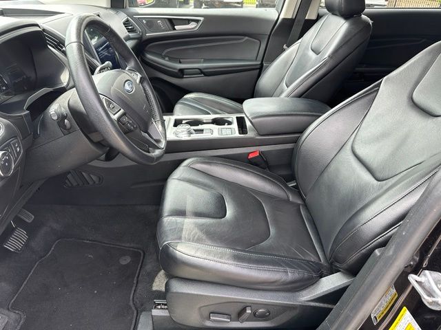 2022 Ford Edge Titanium SUV