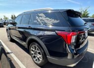 2025 Ford Explorer Platinum SUV