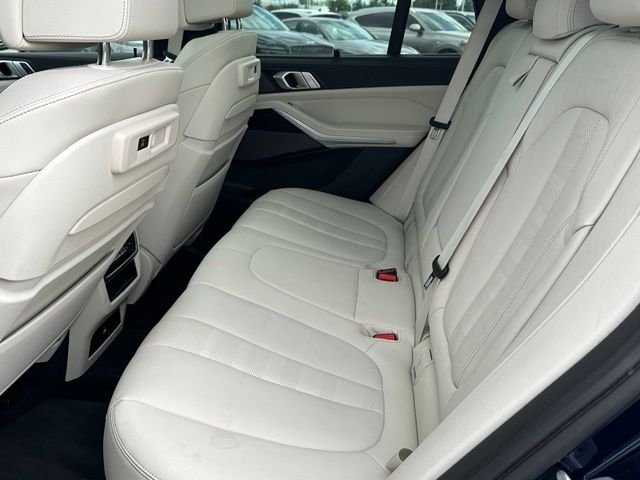 2022 BMW X5 M50i SUV