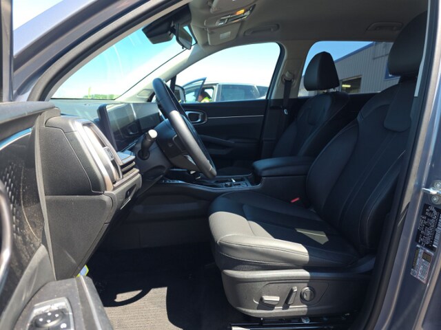 2025 Kia Sorento S SUV