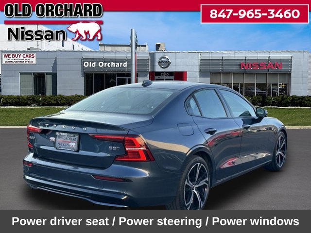 2024 Volvo S60 B5 Core Dark Theme Sedan