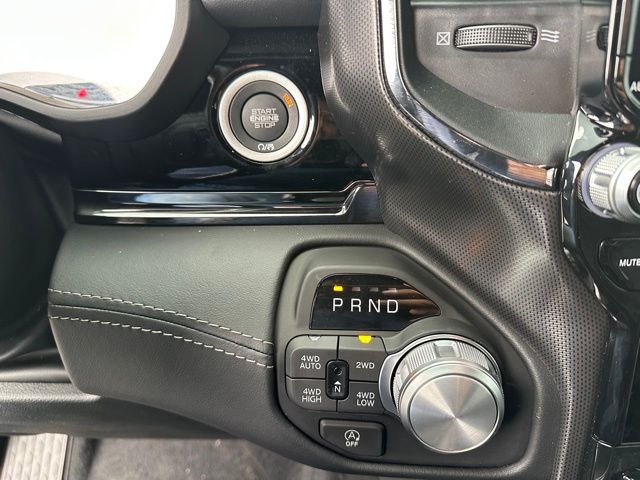 2025 Ram 1500 Limited Truck Crew Cab