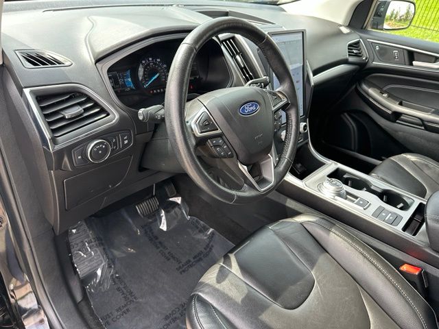 2022 Ford Edge Titanium SUV