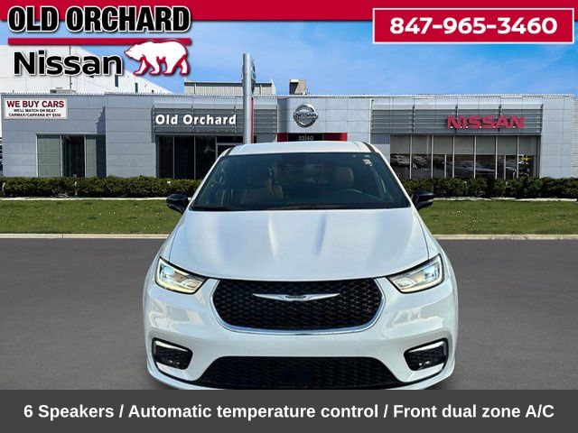 2024 Chrysler Pacifica Touring Van Passenger Van