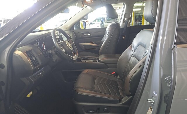 2023 Nissan Pathfinder Platinum SUV