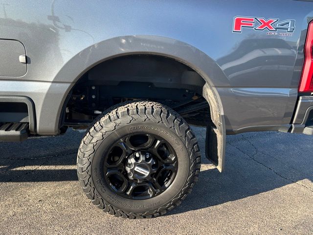 2023 Ford F-250 XLT Truck Crew Cab