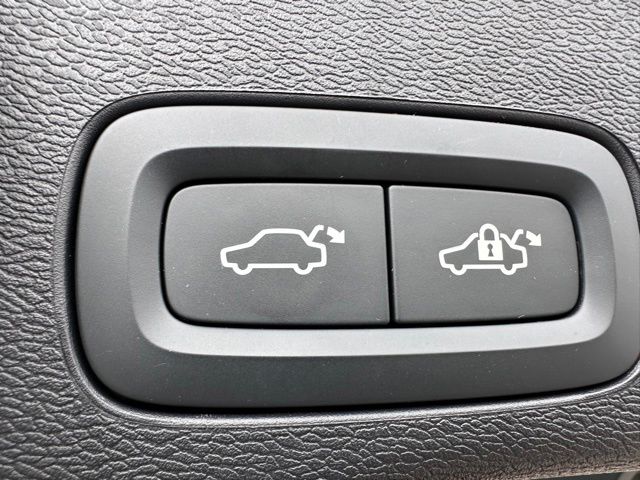 2025 Volvo XC60 B5 Core SUV