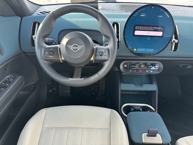 2025 MINI SE Countryman Signature Plus SUV