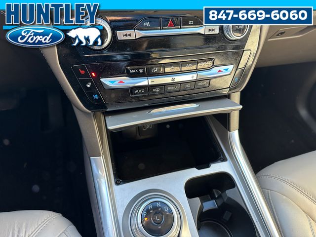 2022 Ford Explorer Platinum SUV