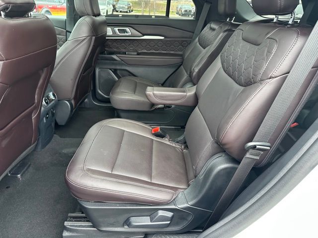 2025 Ford Explorer Platinum SUV