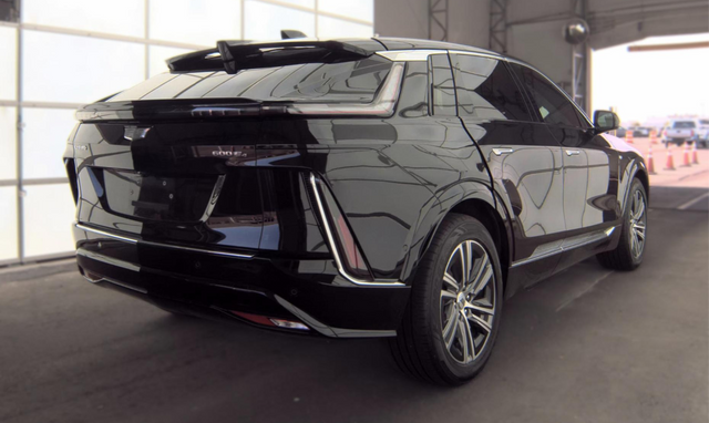 2024 CADILLAC LYRIQ Luxury SUV