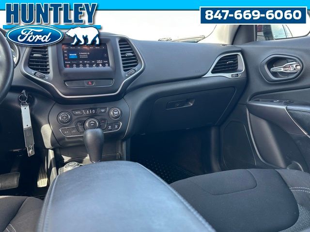 2019 Jeep Cherokee Latitude SUV