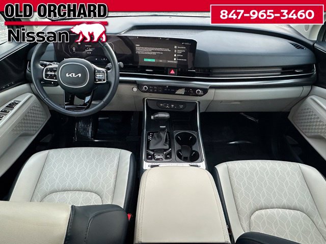 2025 Kia Carnival SX Van Passenger Van